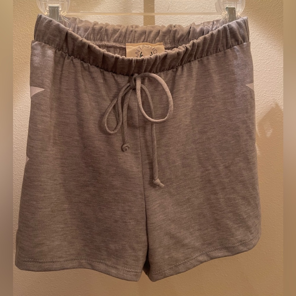 Gray elastic lounge shorts
